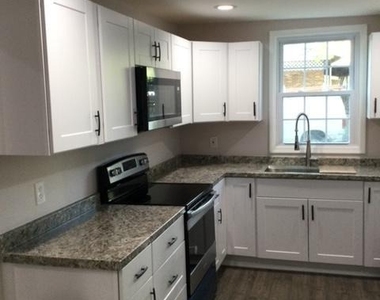 6438 Windham Avenue - Photo Thumbnail 7