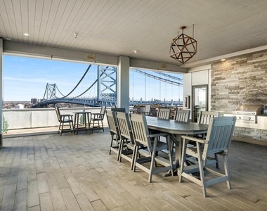 235 N Columbus Boulevard - Photo Thumbnail 18