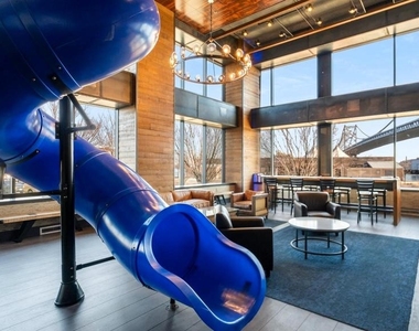 235 N Columbus Boulevard - Photo Thumbnail 34
