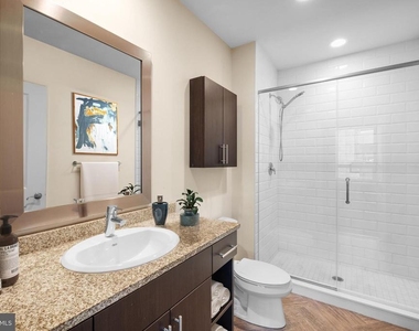 235 N Columbus Boulevard - Photo Thumbnail 4