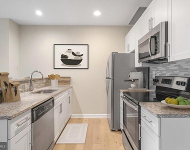 235 N Columbus Boulevard - Photo Thumbnail 12