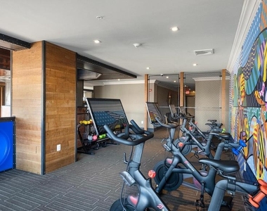 235 N Columbus Boulevard - Photo Thumbnail 27