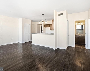523 N Broad Street - Photo Thumbnail 1