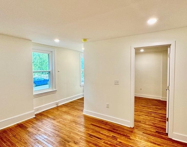 2148 Green Street - Photo Thumbnail 7