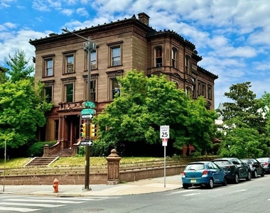 2148 Green Street - Photo Thumbnail 40