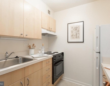 224 W Rittenhouse Square - Photo Thumbnail 2