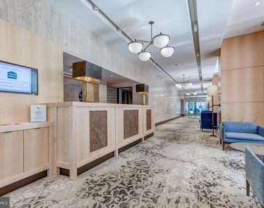 224 W Rittenhouse Square - Photo Thumbnail 5