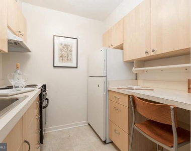 224 W Rittenhouse Square - Photo Thumbnail 1