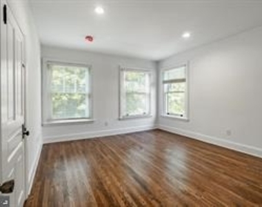 537 S Walnut Street - Photo Thumbnail 6