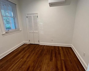 537 S Walnut Street - Photo Thumbnail 15