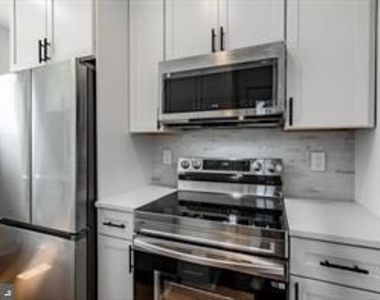 537 S Walnut Street - Photo Thumbnail 11