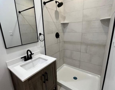 537 S Walnut Street - Photo Thumbnail 13