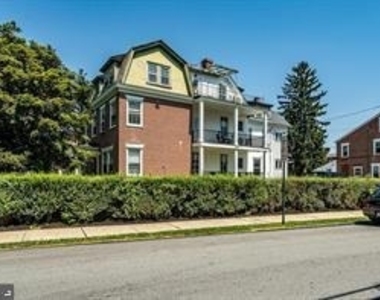 537 S Walnut Street - Photo Thumbnail 1