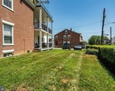 537 S Walnut Street - Photo Thumbnail 2