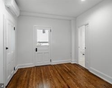 537 S Walnut Street - Photo Thumbnail 4