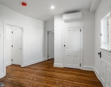 537 S Walnut Street - Photo Thumbnail 5