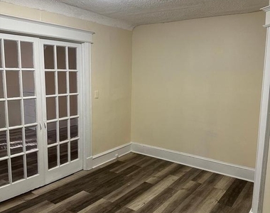 23 S Dean Avenue - Photo Thumbnail 3