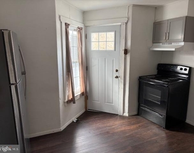 112 W Main Street - Photo Thumbnail 2