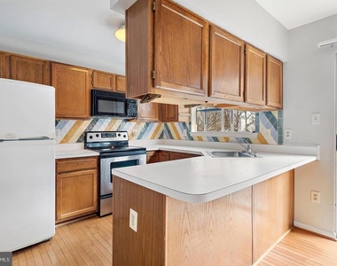 13107 Hugo Place - Photo Thumbnail 7