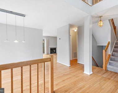 13107 Hugo Place - Photo Thumbnail 5