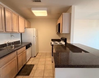 9000 Bay Avenue - Photo Thumbnail 10