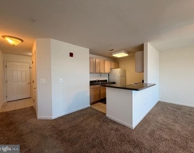 9000 Bay Avenue - Photo Thumbnail 9