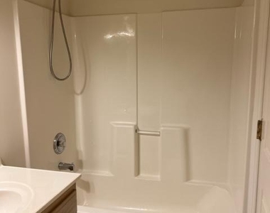 9000 Bay Avenue - Photo Thumbnail 16