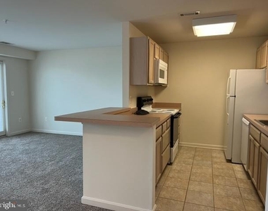 9000 Bay Avenue - Photo Thumbnail 6