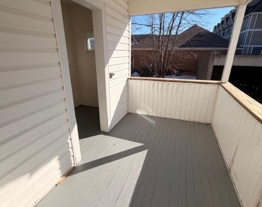 8925 Dayton Avenue - Photo Thumbnail 10