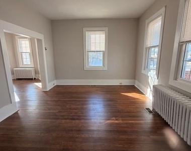 8925 Dayton Avenue - Photo Thumbnail 2