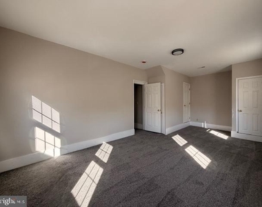 8925 Dayton Avenue - Photo Thumbnail 17
