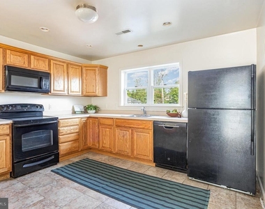 5235 Crowson Avenue - Photo Thumbnail 10