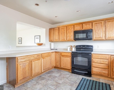 5235 Crowson Avenue - Photo Thumbnail 11