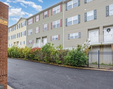 5235 Crowson Avenue - Photo Thumbnail 13