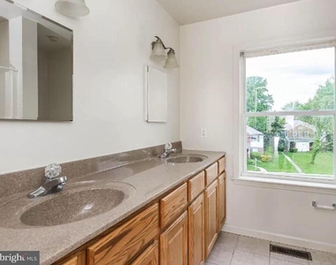 5235 Crowson Avenue - Photo Thumbnail 1