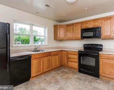 5235 Crowson Avenue - Photo Thumbnail 34