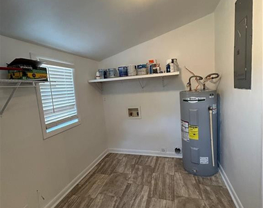 503 E Sixth Avenue - Photo Thumbnail 4