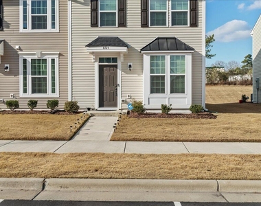8725 Red Canyon Way - Photo Thumbnail 24