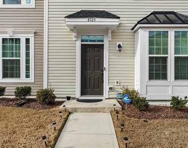 8725 Red Canyon Way - Photo Thumbnail 23