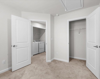 8725 Red Canyon Way - Photo Thumbnail 3
