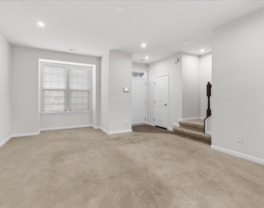 8725 Red Canyon Way - Photo Thumbnail 12