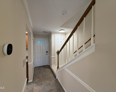 1456 Barton Place Drive - Photo Thumbnail 2