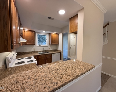 1456 Barton Place Drive - Photo Thumbnail 9
