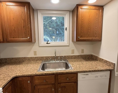 1456 Barton Place Drive - Photo Thumbnail 11