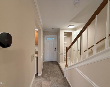 1456 Barton Place Drive - Photo Thumbnail 3
