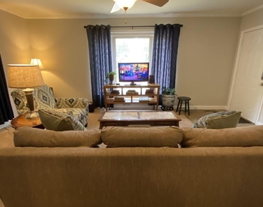 2801 Wade Avenue - Photo Thumbnail 3