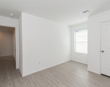 5812 San Geronimo - Photo Thumbnail 13