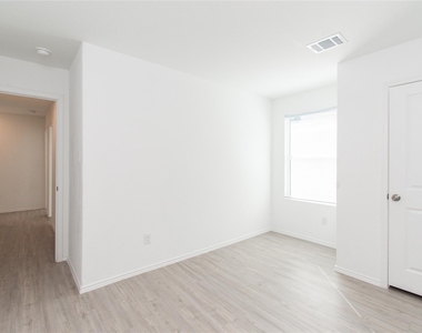 5812 San Geronimo - Photo Thumbnail 12