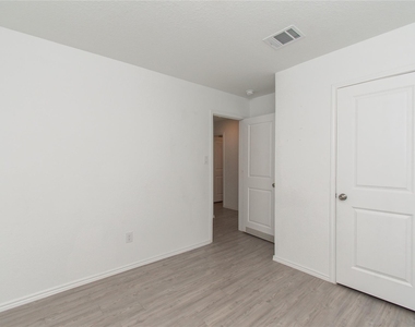 5812 San Geronimo - Photo Thumbnail 18