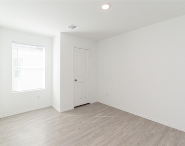 5812 San Geronimo - Photo Thumbnail 11